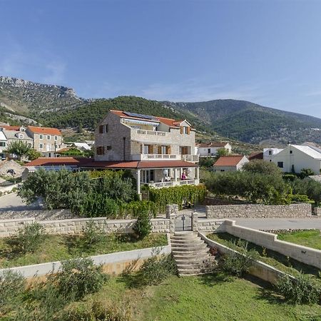 Apartments And Rooms Lea Бол Экстерьер фото