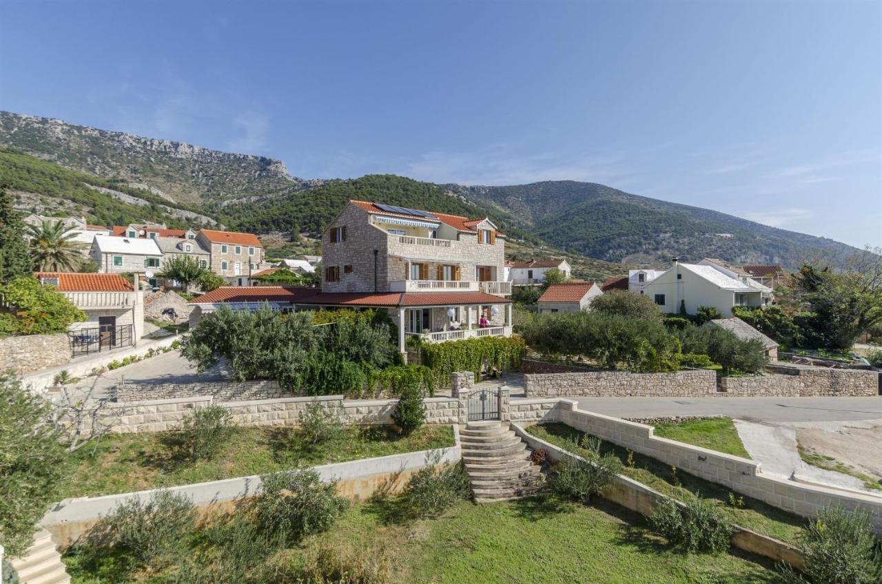 Apartments And Rooms Lea Бол Экстерьер фото