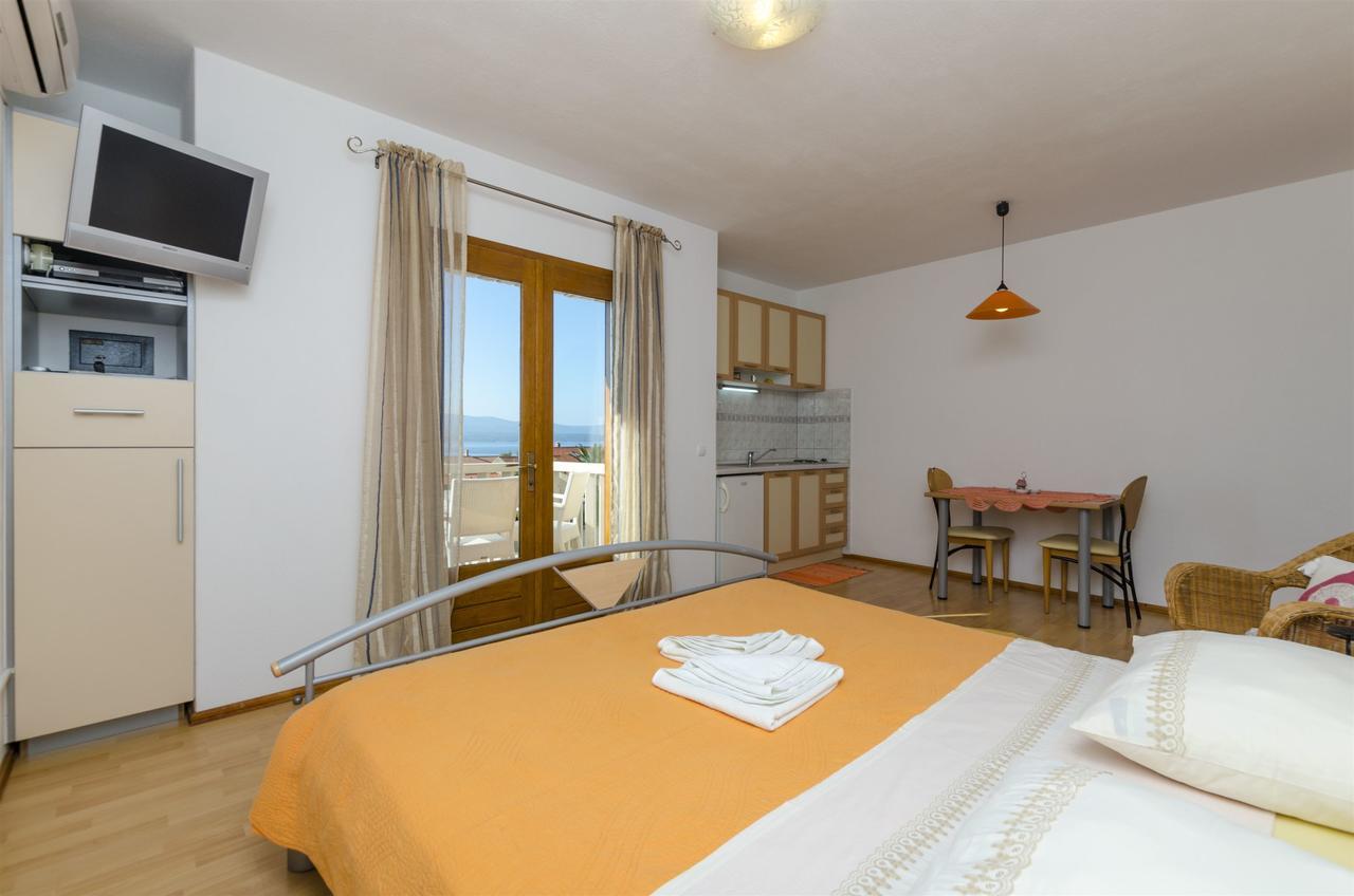 Apartments And Rooms Lea Бол Экстерьер фото