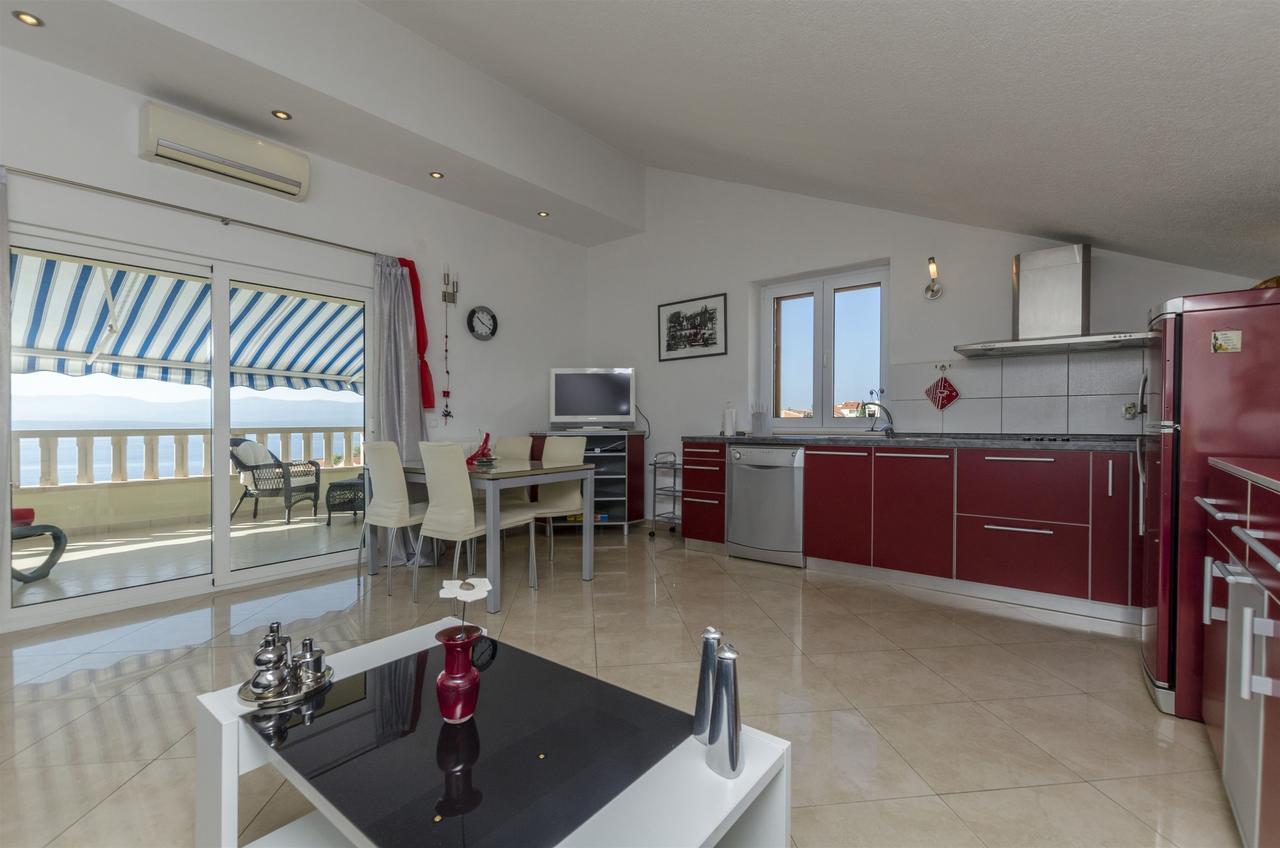 Apartments And Rooms Lea Бол Экстерьер фото