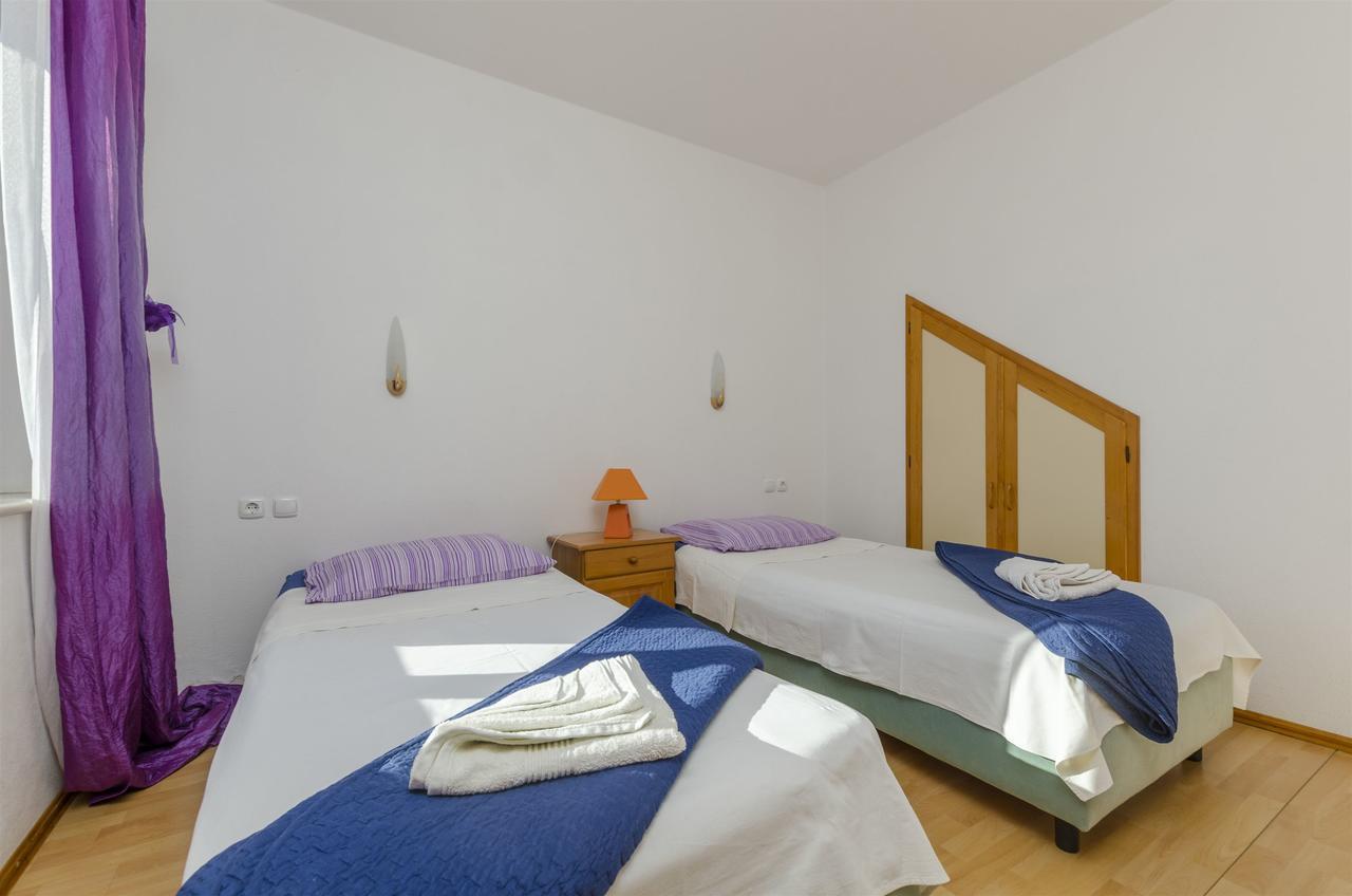 Apartments And Rooms Lea Бол Экстерьер фото