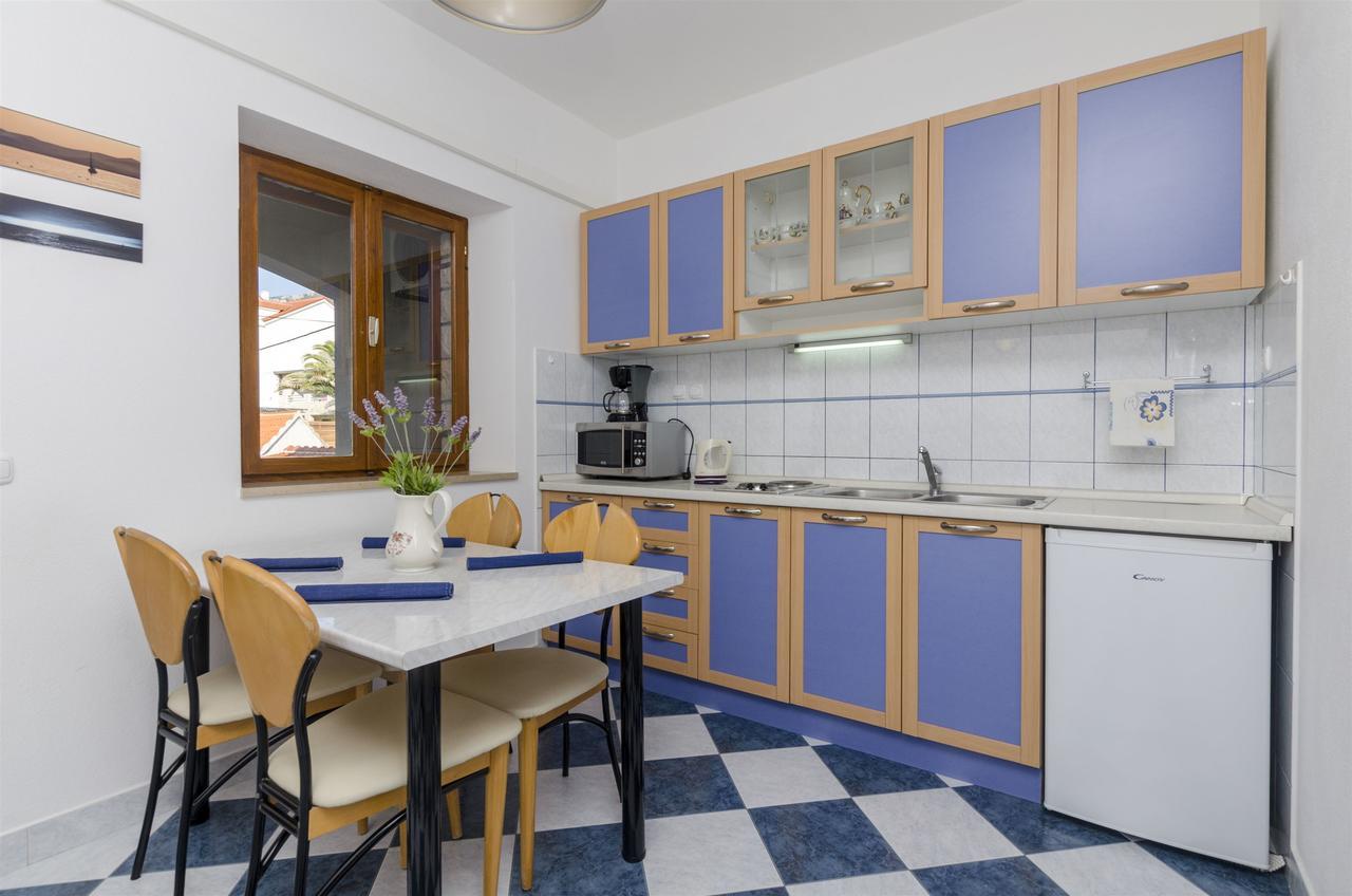 Apartments And Rooms Lea Бол Экстерьер фото